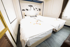 Hotel Candy Hall