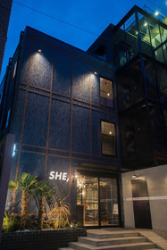 Hotel She
