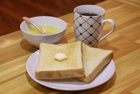 J-Hoppers Osaka Guesthouse