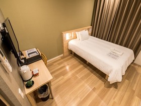 karaksa Spring hotel Kansai Air Gate
