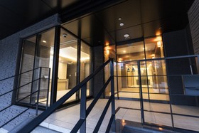 Minn Umeda East