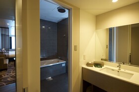 Quintessa Hotel Osaka Bay