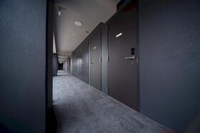 Shinsaibashi Higashi Crystal Hotel