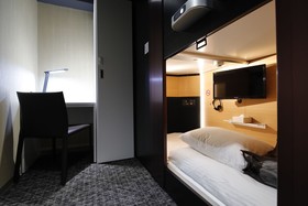 Tama Cabin Osaka Honmachi