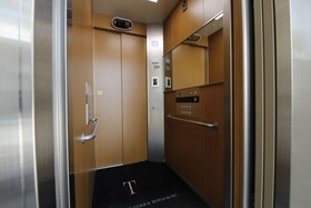 Tama Cabin Osaka Honmachi