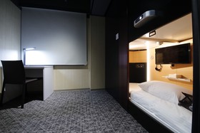 Tama Cabin Osaka Honmachi