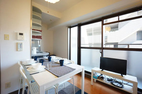 Terry's Apartment Shinsaibashi East I