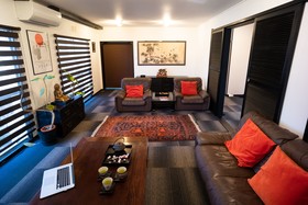 Jonni’s Place