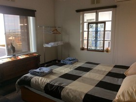 Jonni’s Place