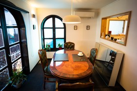 Jonni’s Place