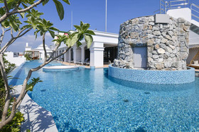 Lequ Okinawa Chatan Spa & Resort