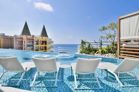 Lequ Okinawa Chatan Spa & Resort