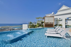 Lequ Okinawa Chatan Spa & Resort