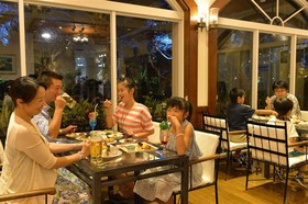 Hotel Breeze Bay Marina