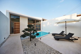 Villa de Fleur Secret Villas