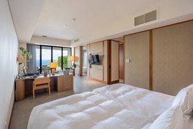 One Suite The Grand