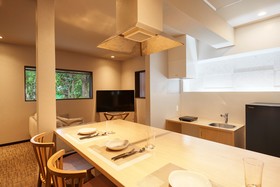 Adan Resort Lamp