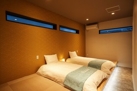 Adan Resort Lamp
