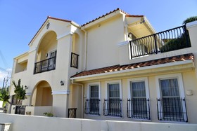 Maeda Biru House