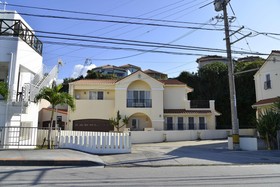 Maeda Biru House