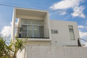 Resort House Plus One