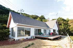 Tsubaki House