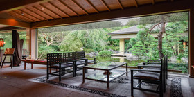 Forest Inn Showakan