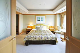 Forest Inn Showakan