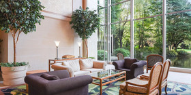Forest Inn Showakan