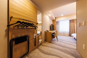 JR East Hotel Mets Premier Makuhari Toyosuna