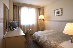 JR-East Hotel Mets Kumegawa