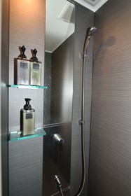 Lacquer House Asakusa