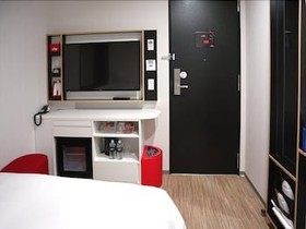 Nexus Door Tokyo