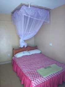 Kwiremia Hotel