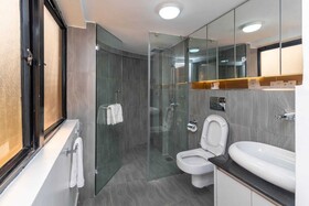 Cysuites Apartment Hotel
