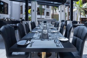 Cysuites Apartment Hotel