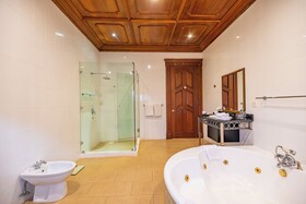 Muthu Sovereign Suites & Spa, Limuru Road, Nairobi