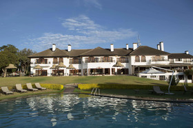 Fairmont Mount Kenya Safari Club