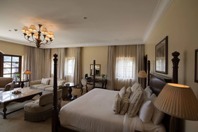 Fairmont Mount Kenya Safari Club
