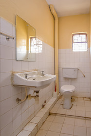 Meru Safari Hotel