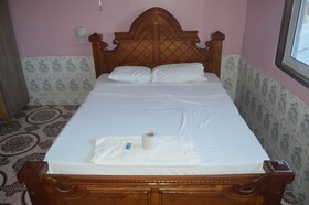 Peacock Court Hotel