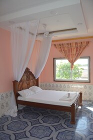 Peacock Court Hotel