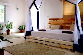 Salty's Kitesurf Village