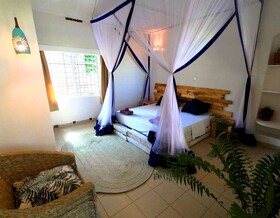 Salty's Kitesurf Village