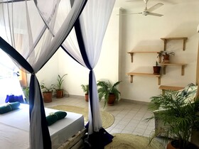 Salty's Kitesurf Village