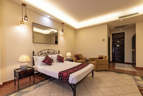 Sentrim Castle Royal Hotel