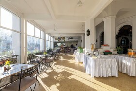 Sentrim Castle Royal Hotel