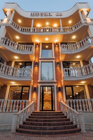 Hotel 28