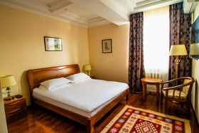 Soluxe Hotel
