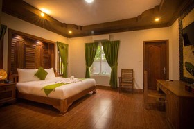 Ravorn Villa Boutique Resort & Restaurant